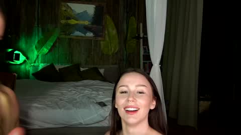 Snapshot of mia_cloudy chatting on 01.25.25 Mia and friends online show from 01.25.25