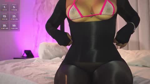 Snapshot of mia_coliin chatting on 03.03.26 Anna online show from 03.03.26