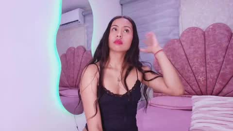 Mia  online show from 04.29.26