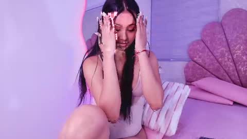 Mia  online show from 07.05.26