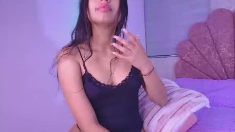Mia  online show from 08.04.26