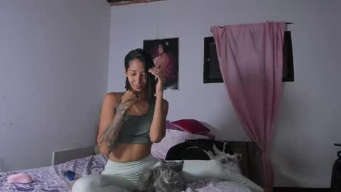 Mia Sandoval online show from 04.24.26