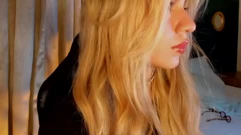 M I A  online show from 06.24.26