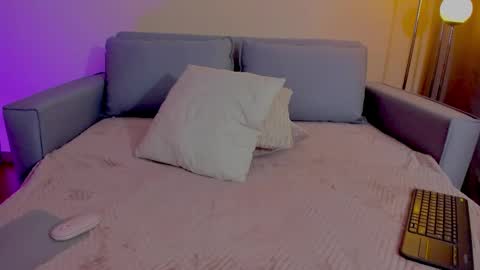 Sarah Luna online show from 02.28.26