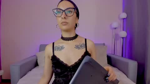 Sarah Luna online show from 04.19.26