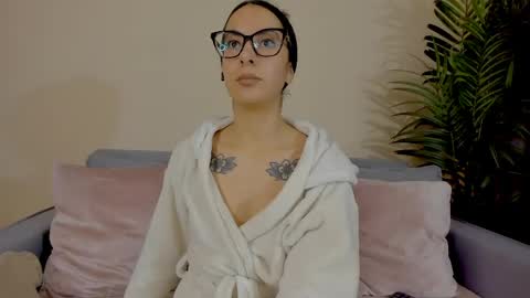 Sarah Luna online show from 06.05.26