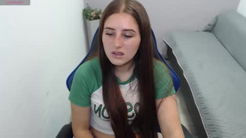 Mia online show from 10.15.25