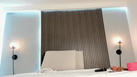 Mia Dollce online show from 02.22.26