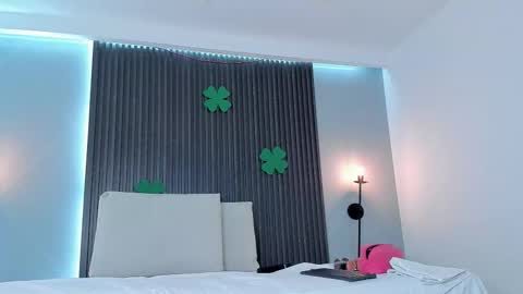 Mia Dollce online show from 03.18.26