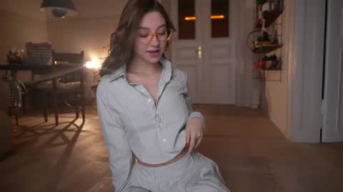 Mia online show from 10.29.25