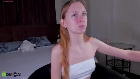 Snapshot of mia_e1fie chatting on 09.09.25 mia_e1fie online show from 09.09.25