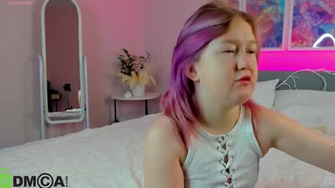 Snapshot of mia_ferd chatting on 09.22.25 Mia online show from 09.22.25