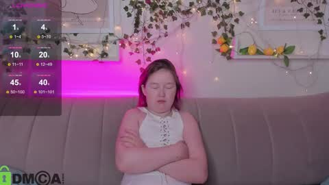 Snapshot of mia_ferd chatting on 09.26.25 Mia online show from 09.26.25