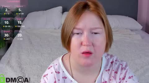 Snapshot of mia_ferd chatting on 11.19.25 Mia online show from 11.19.25