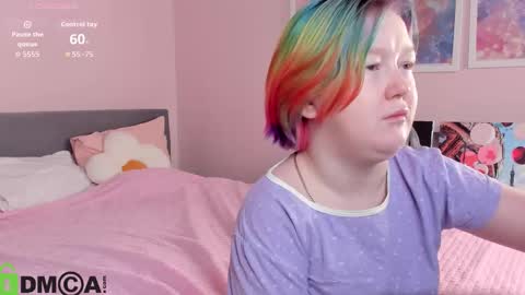 Snapshot of mia_ferd chatting on 11.28.25 Mia online show from 11.28.25