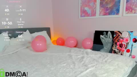 Snapshot of mia_ferd chatting on 12.03.25 Mia online show from 12.03.25