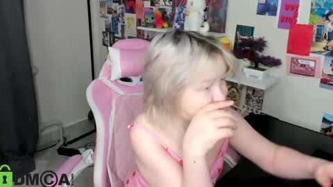 Mia online show from 05.05.26