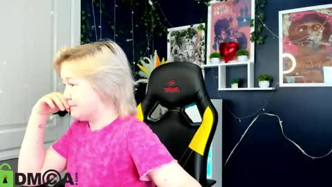 Mia online show from 05.08.26