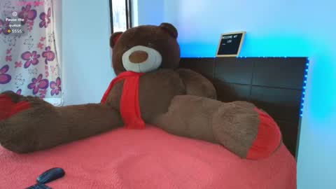 Snapshot of mia_fernand chatting on 04.01.26 mia_fernand online show from 04.01.26