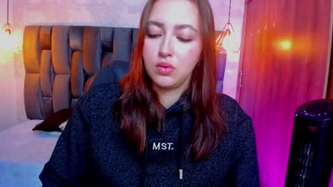 mia_ferrer18 online show from 07.12.26