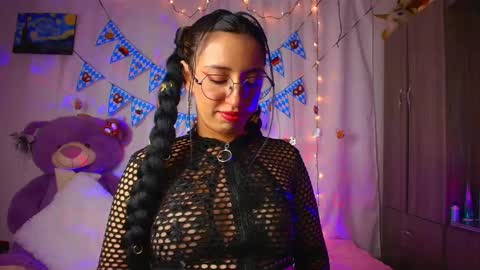 Snapshot of mia_flames chatting on 09.26.25 Mia flames online show from 09.26.25