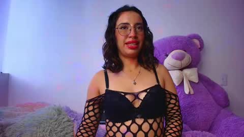 Snapshot of mia_flames chatting on 11.12.25 Mia flames online show from 11.12.25