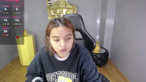 Snapshot of mia_foster_t chatting on 10.26.25 Mia online show from 10.26.25