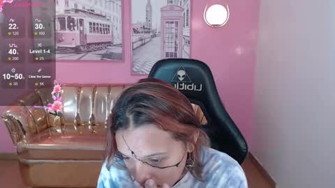 Snapshot of mia_foster_t chatting on 10.30.25 Mia online show from 10.30.25