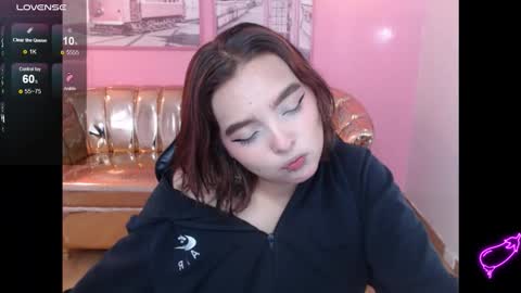 Snapshot of mia_foster_t chatting on 11.24.25 Mia online show from 11.24.25