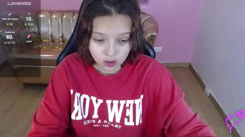 Snapshot of mia_foster_t chatting on 11.26.25 Mia online show from 11.26.25