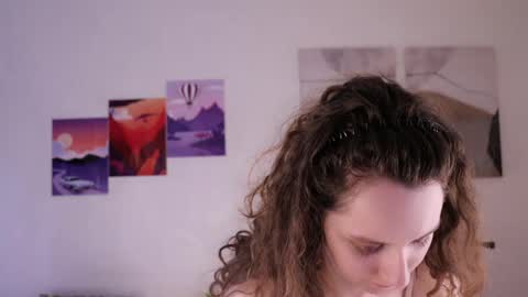 Mia  online show from 05.28.26