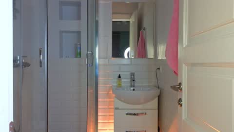 Mia online show from 01.11.25