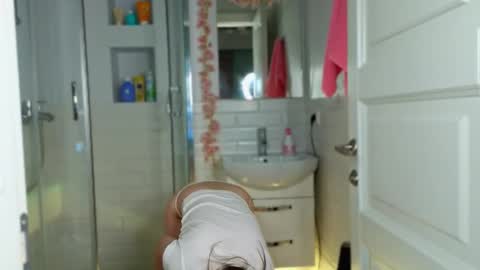 Mia online show from 02.26.25