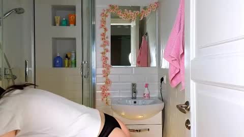 Mia online show from 03.04.25