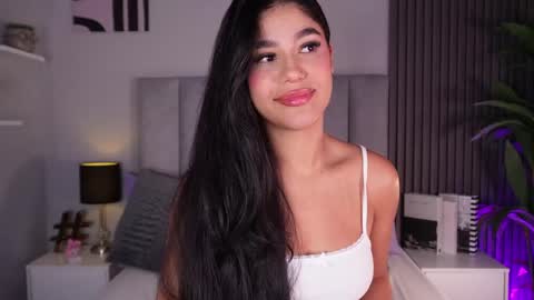 Mia  online show from 04.21.26