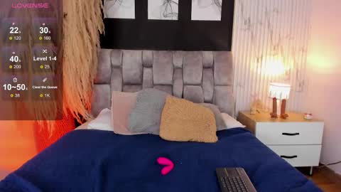 M I A  online show from 03.06.25