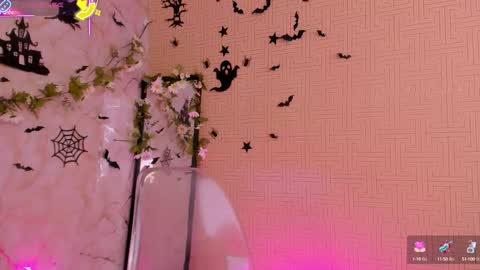 Mia online show from 10.10.25