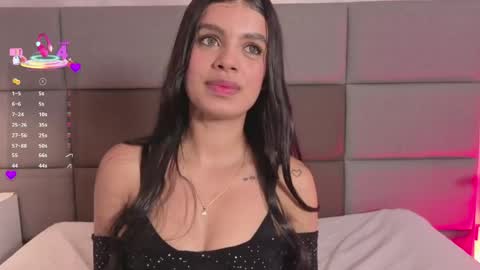 Mia online show from 04.30.26