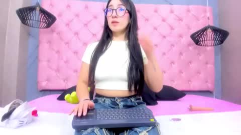 Snapshot of mia_hornny chatting on 01.14.26 Mia online show from 01.14.26