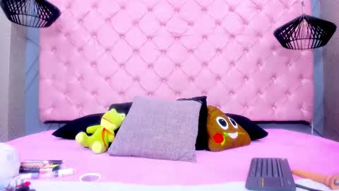 Snapshot of mia_hornny chatting on 01.15.26 Mia online show from 01.15.26