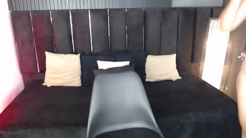 Snapshot of mia_hot_23 chatting on 12.15.25 Mia online show from 12.15.25