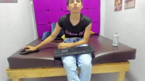 Snapshot of mia_jasmin20 chatting on 06.12.26 mia_jasmin20 online show from 06.12.26