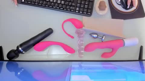    online show from 03.07.25