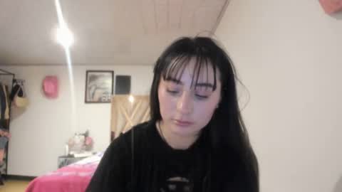 mia kaneee online show from 10.26.25