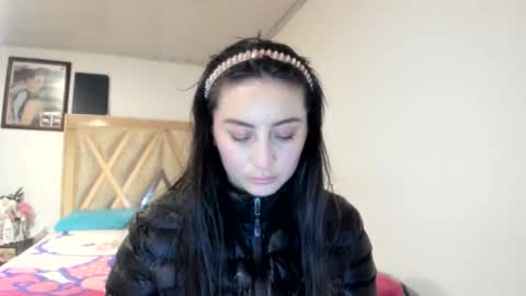 mia kaneee online show from 11.22.25