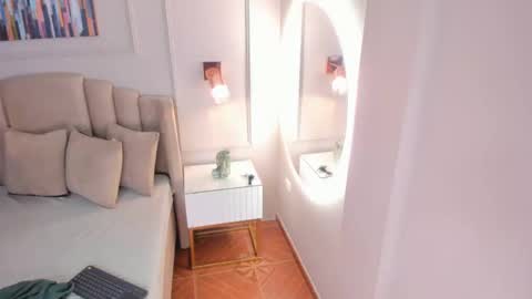 Mia online show from 09.10.25