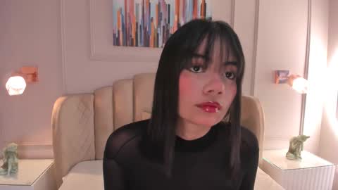 Mia online show from 11.23.25