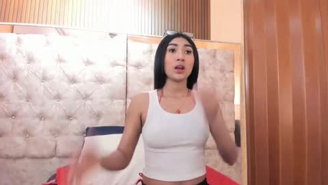 Mia.  online show from 06.11.26