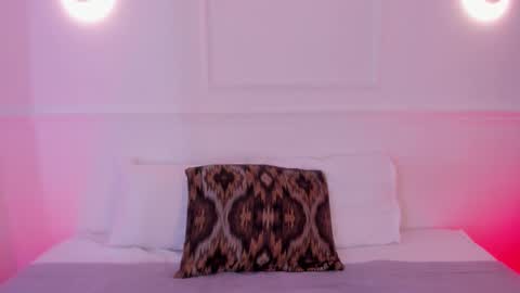 mia_lombana online show from 10.22.25