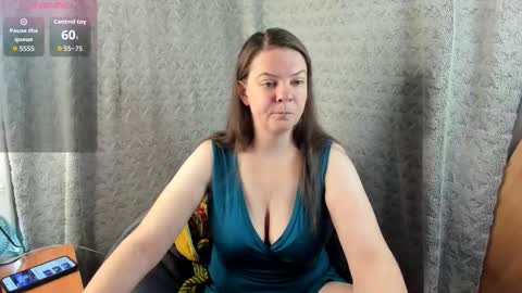 Snapshot of mia_lores chatting on 10.11.25 mia_lores online show from 10.11.25